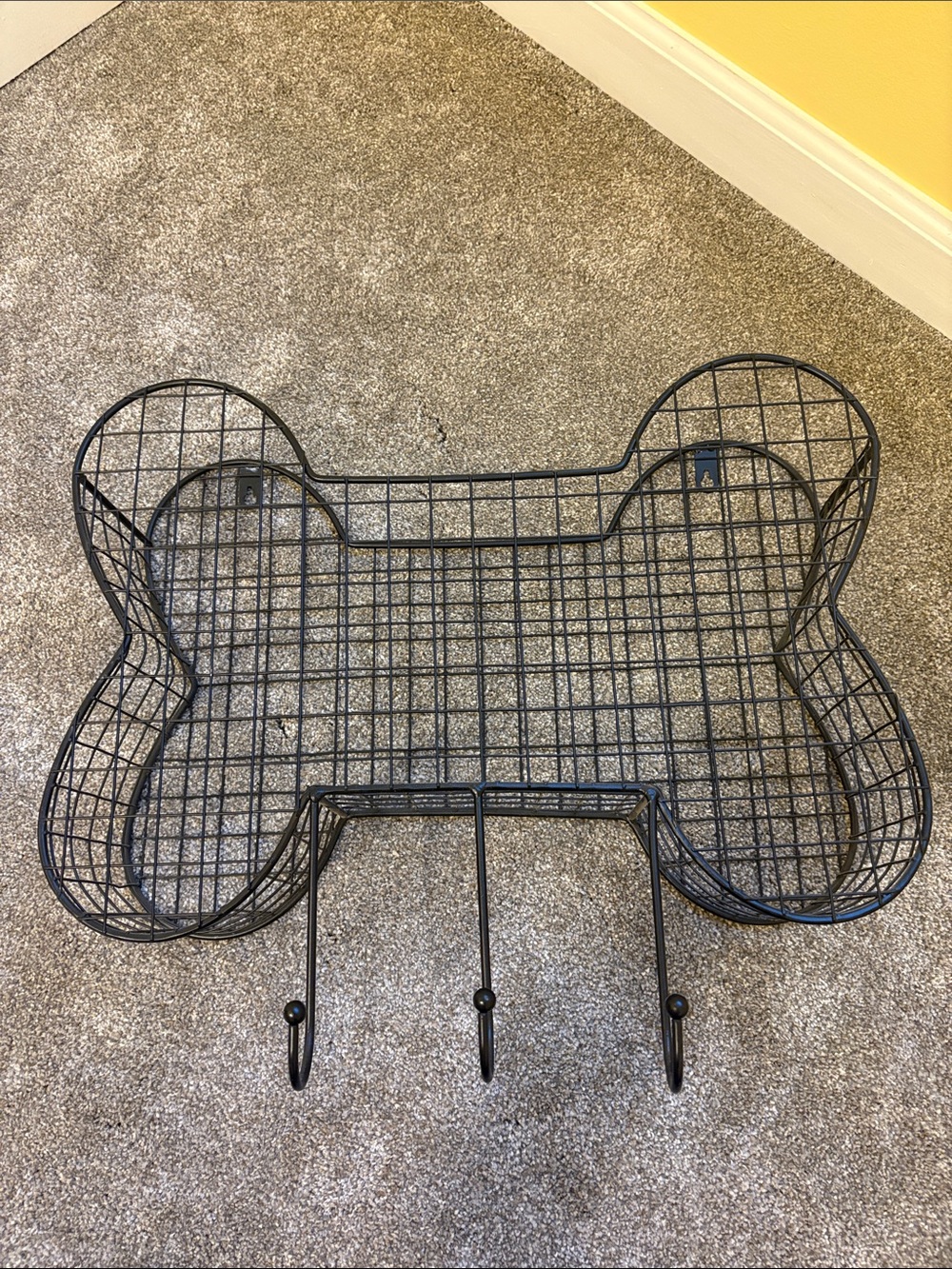 Black Wire Bone-Shaped Wall Organizer with Hooks